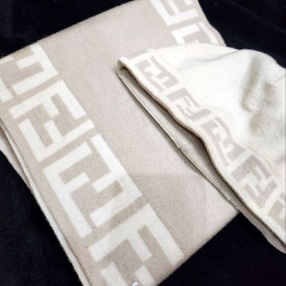 Fendi Rare Ivory Scarf and Hat Set - Picture 1 of 7